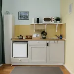 Days - Minimalistic With Netflix And View To National Museum * Praag