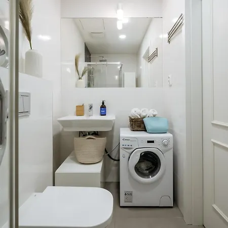 Prague Days - Minimalistic Studio With Smart Tv And View To National Museum * Prag
