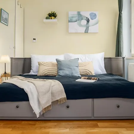 Daire Prague Days - Minimalistic Studio With Smart Tv And View To National Museum