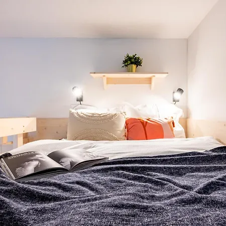 Prague Days - Minimalistic Studio With Smart Tv And View To National Museum * Prag