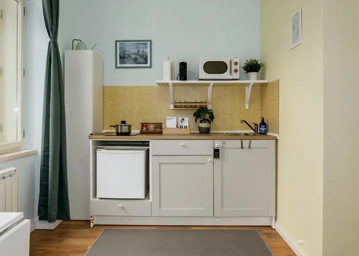 Days - Minimalistic With Netflix And View To National Museum * Prága
