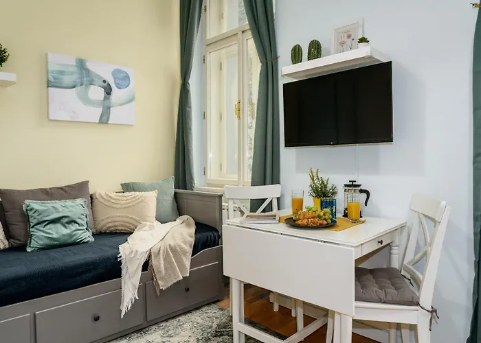 Days - Minimalistic With Netflix And View To National Museum Apartman